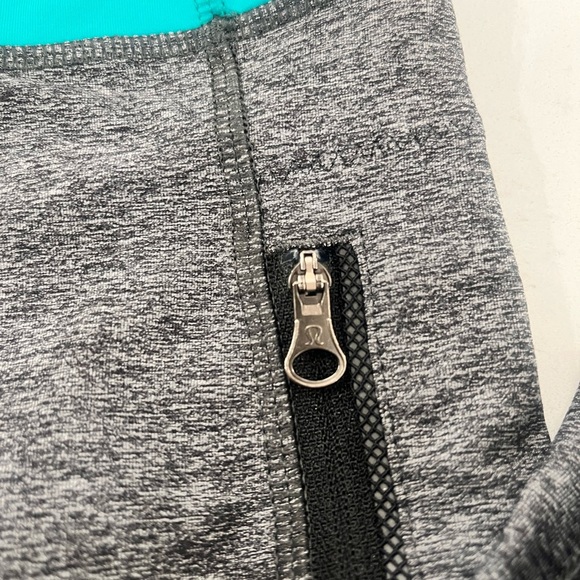 Lululemon Cropped Heathered Gray and Black with Teal Waistband EUC - Picture 4 of 7